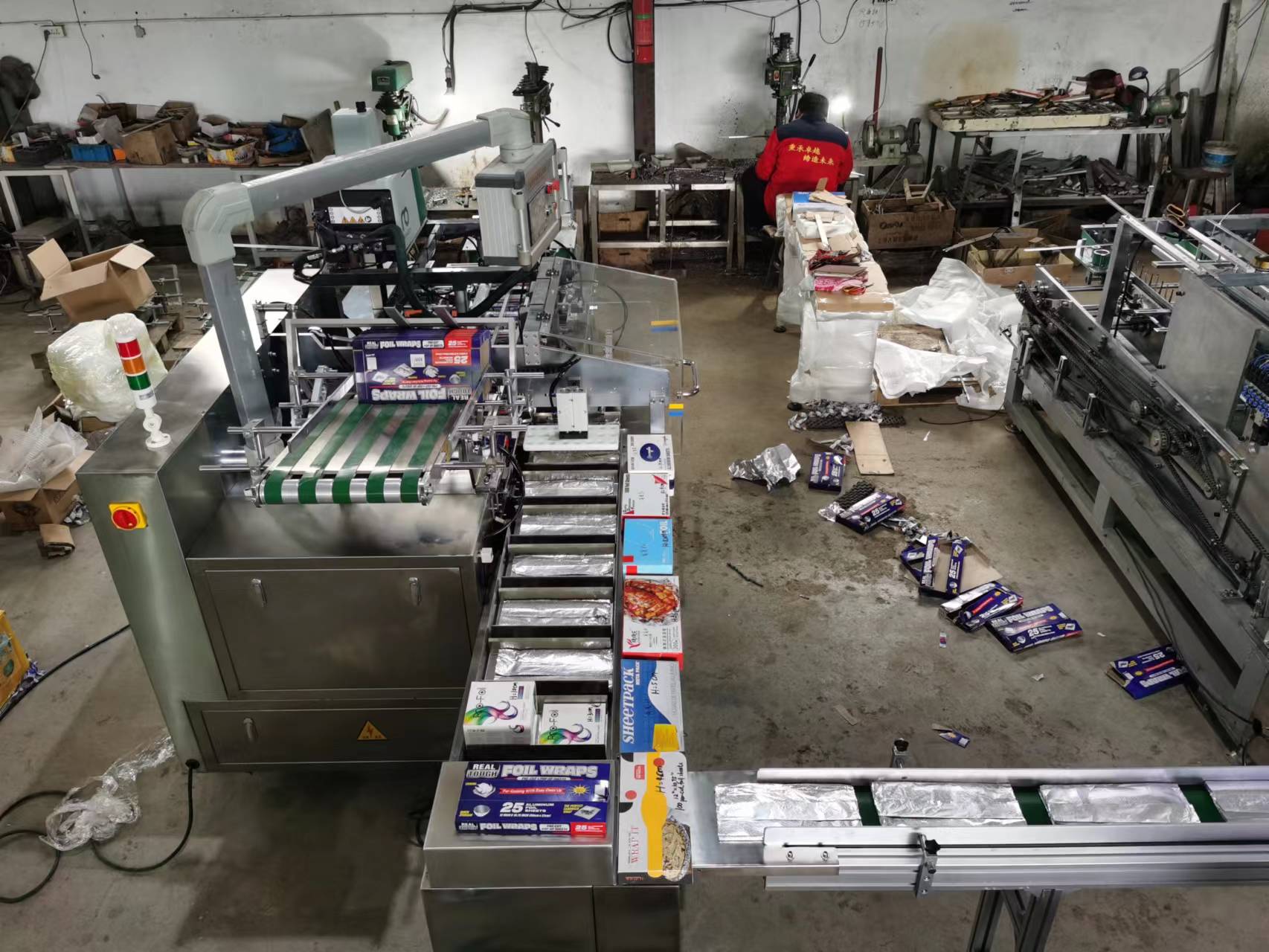 自動鋁箔裝盒機(jī)